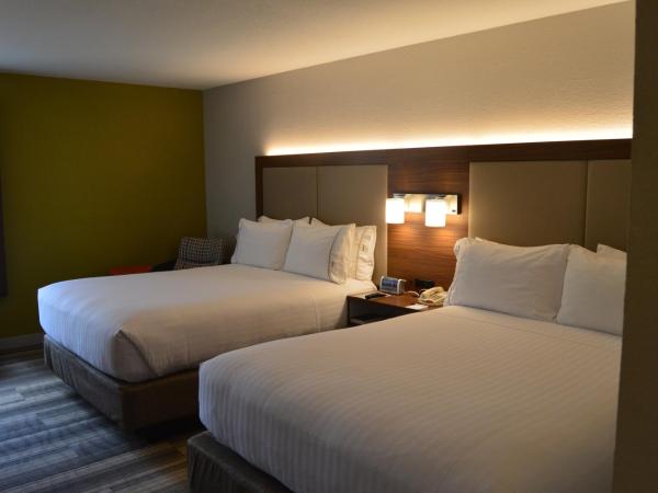 Holiday Inn Express Hotel & Suites Jacksonville-South, an IHG Hotel : photo 2 de la chambre double room with two queen beds