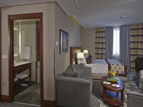 Crowne Plaza Istanbul Oryapark, an IHG Hotel : photo 1 de la chambre suite junior lit king-size