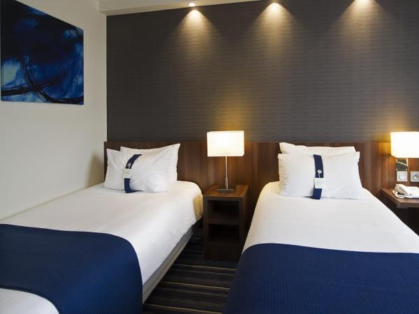 Holiday Inn Express Lille Centre, an IHG Hotel : photo 5 de la chambre chambre lits jumeaux