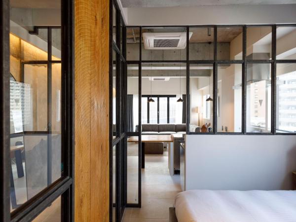 Hotel Mei Fukuoka Tenjin : photo 8 de la chambre appartement de grand standing avec balcon