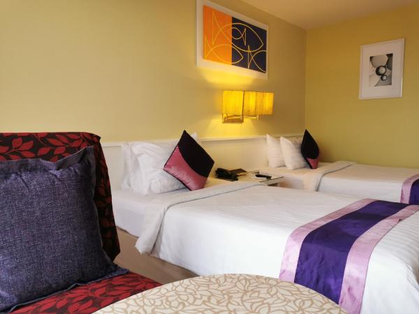 Tongtara Riverview Hotel : photo 4 de la chambre chambre deluxe double ou lits jumeaux