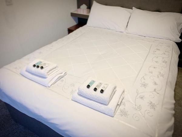 Manchester Stay Hotel - Free Parking : photo 6 de la chambre chambre double avec salle de bains privative