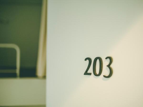 Hippo Hostel and Cafe Bar : photo 7 de la chambre lit simple dans dortoir pour femmes