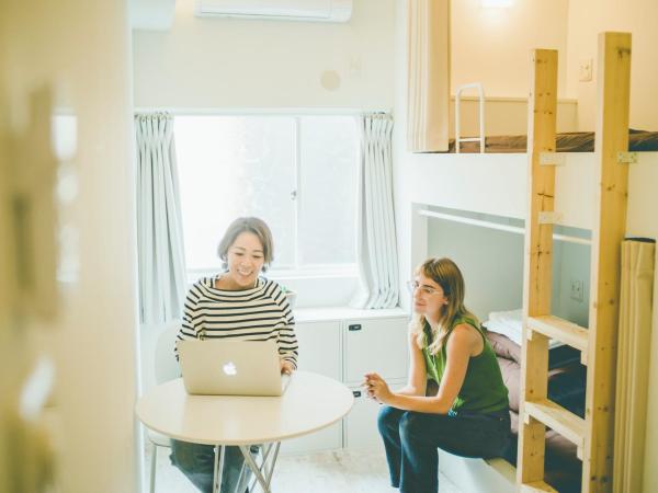 Hippo Hostel and Cafe Bar : photo 3 de la chambre lit simple dans dortoir pour femmes