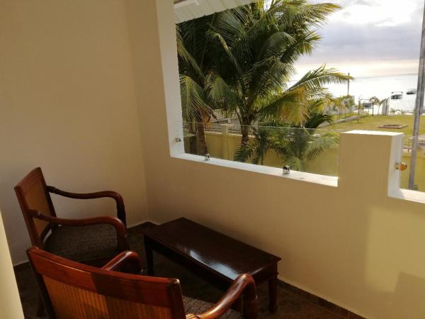 Easy Stay Residence : photo 9 de la chambre chambre double avec balcon - vue partielle sur mer
