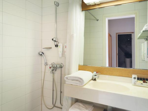 Holiday Inn Helsinki-Vantaa Airport, an IHG Hotel : photo 1 de la chambre chambre lit king-size premium