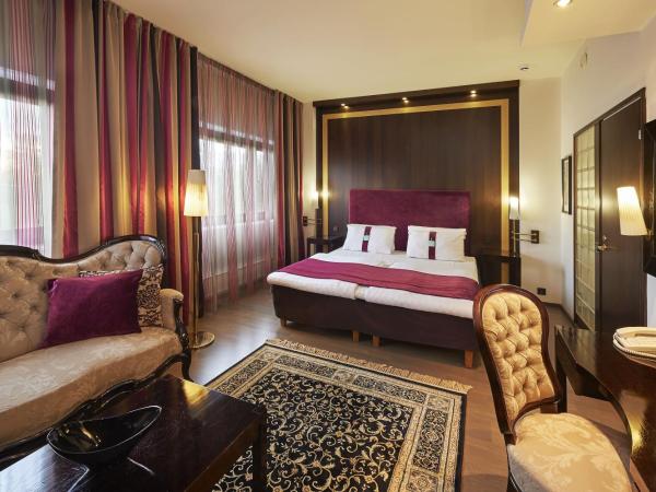 Holiday Inn Helsinki-Vantaa Airport, an IHG Hotel : photo 2 de la chambre suite lit king-size