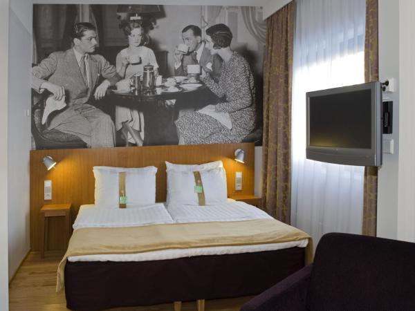 Holiday Inn Helsinki-Vantaa Airport, an IHG Hotel : photo 3 de la chambre chambre lit king-size premium