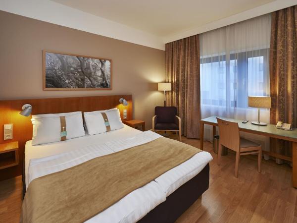 Holiday Inn Helsinki-Vantaa Airport, an IHG Hotel : photo 3 de la chambre chambre lit queen-size 