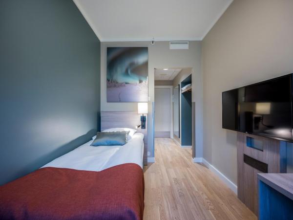 Quality Hotel Saga : photo 1 de la chambre petite chambre simple