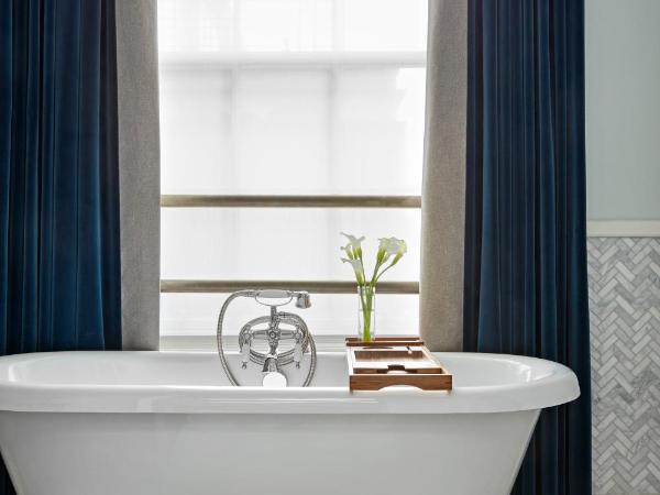 Kimpton Charlotte Square, an IHG Hotel : photo 4 de la chambre suite 1 chambre avec canapé-lit