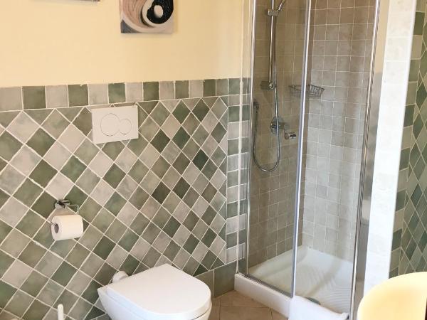 Affittacamere Ciro's House : photo 4 de la chambre chambre triple avec salle de bains privative