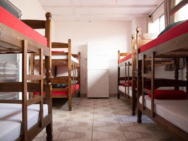Hostel Calábria na Vila Madalena junto a alegria da Vila : photo 9 de la chambre lit dans dortoir mixte de 8 lits