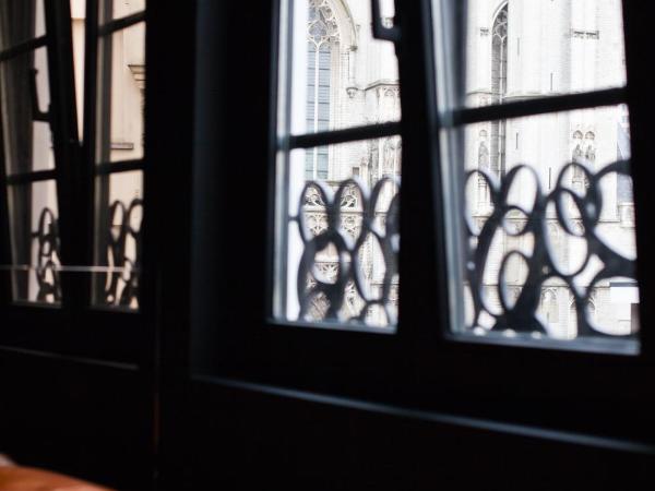 HotelO Kathedral : photo 8 de la chambre chambre double de luxe avec climatisation - vue sur cathédrale