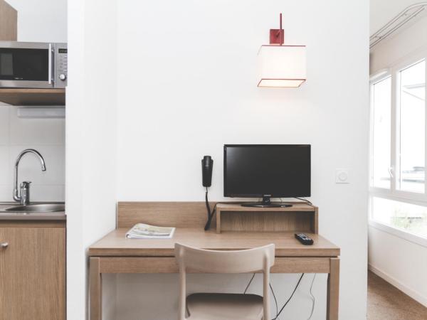 Terres de France - Appart'Hotel Quimper Bretagne : photo 5 de la chambre appartement supérieur