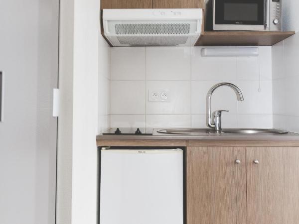 Terres de France - Appart'Hotel Quimper Bretagne : photo 5 de la chambre studio lits jumeaux