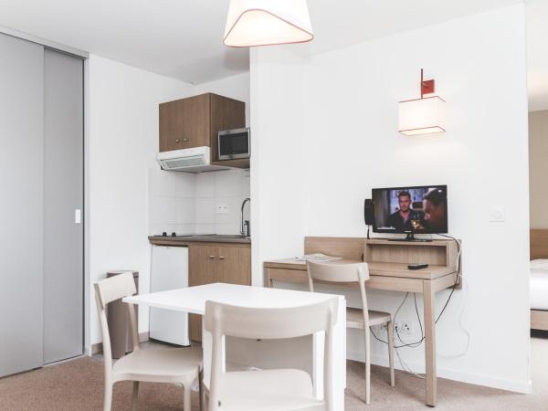 Terres de France - Appart'Hotel Quimper Bretagne : photo 4 de la chambre appartement supérieur