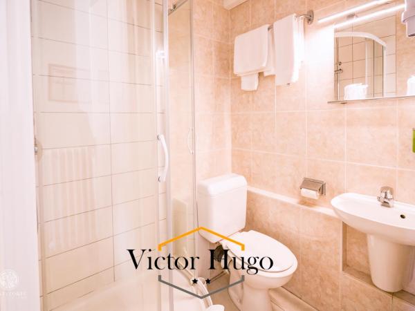 Hôtel Victor Hugo Lorient : photo 4 de la chambre chambre lits jumeaux avec douche 