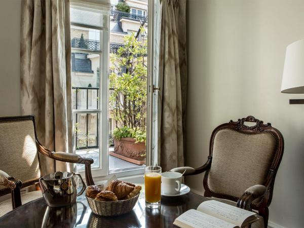 Hôtel Mansart - Esprit de France : photo 4 de la chambre chambre supérieure avec terrasse