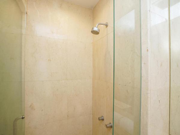 Collection O 252 Istana Permata Ngagel : photo 8 de la chambre suite deluxe