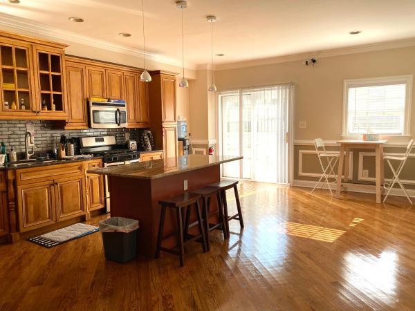 Alina & Fanny - Philadelphia 1210 Mt Vernon St : photo 7 de la chambre chambre lit queen-size