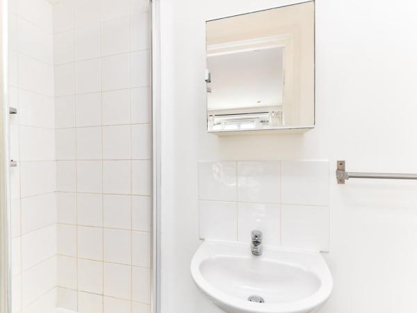 City View House : photo 2 de la chambre chambre familiale avec salle de bains privative