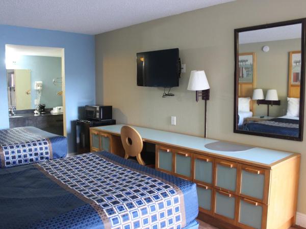 Tampa Inn Near Busch Gardens : photo 2 de la chambre hébergement de luxe 2 lits doubles - non-fumeurs