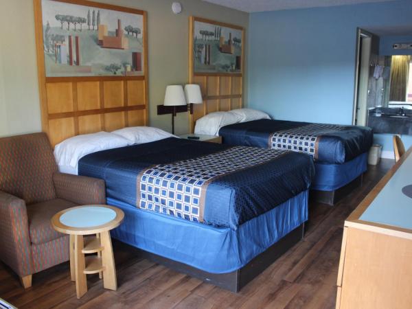 Tampa Inn Near Busch Gardens : photo 1 de la chambre hébergement de luxe 2 lits doubles - non-fumeurs