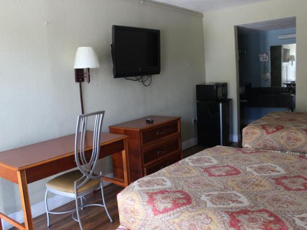 Tampa Inn Near Busch Gardens : photo 2 de la chambre  chambre avec 2 lits doubles - fumeurs