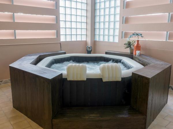 Sandalay Resort : photo 5 de la chambre suite 3 chambres avec baignoire spa