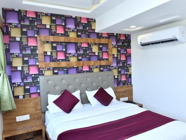 Hotel Royal King by Sky Stays : photo 8 de la chambre chambre deluxe - réservée aux indiens