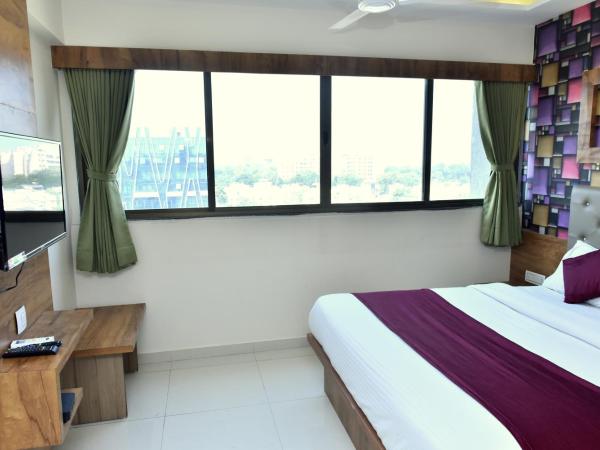 Hotel Royal King by Sky Stays : photo 1 de la chambre chambre deluxe - réservée aux indiens