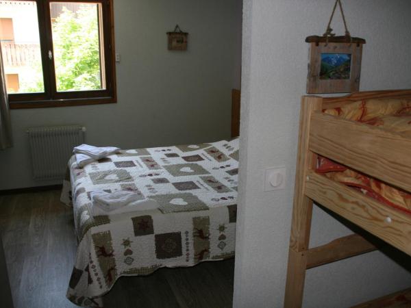 Gîte Châtel : photo 1 de la chambre chambre familiale - vue sur montagne