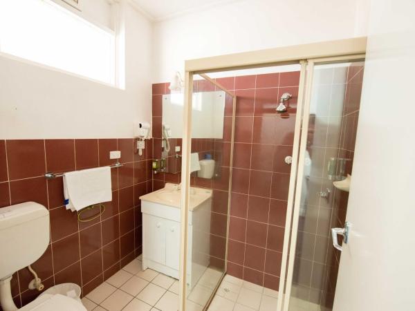 Jacksons Motor Inn : photo 2 de la chambre chambre lit queen-size Économique 2 adultes uniquement