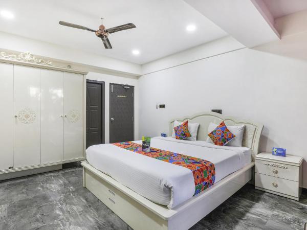FabHotel Frazer Suites Pulikeshi Nagar : photo 4 de la chambre chambre triple exécutive