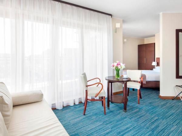 Hotel Bonum Old Town : photo 3 de la chambre chambre double ou lits jumeaux deluxe avec balcon