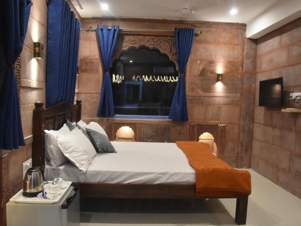 The Kutumb Villa - A Heritage Home Stay : photo 5 de la chambre chambre lit king-size supérieure