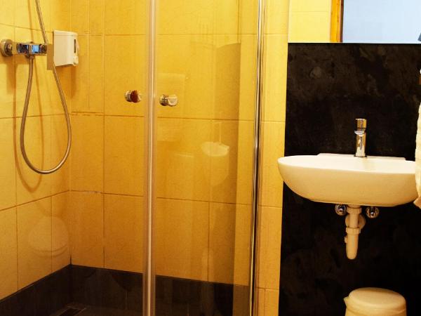 Grand Slam Park Inn : photo 3 de la chambre chambre triple