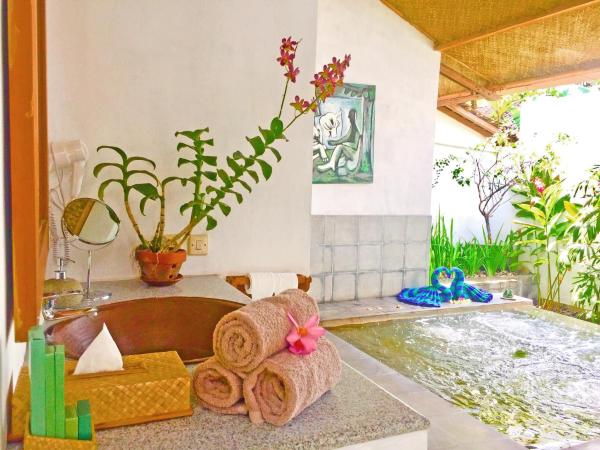 D'omah Yogya Hotel : photo 5 de la chambre staycation offer - heritage suite with private jacuzzi