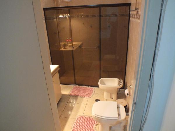 Hospedagem Henri Dunant : photo 9 de la chambre chambre quadruple avec salle de bains privative