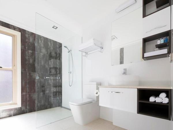 Alivio Tourist Park Canberra : photo 5 de la chambre blue gum villa (2 bedroom)