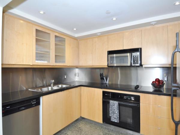 Yonge Suites Furnished Apartments : photo 5 de la chambre appartement 2 chambres de grand standing – duplex