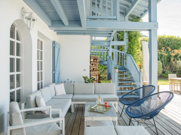 Chambre d'Hôtes Etchebri : photo 2 de la chambre villa avec piscine privée