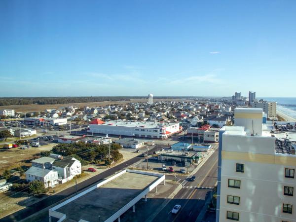 Towers at North Myrtle Beach : photo 1 de la chambre studio avec balcon 