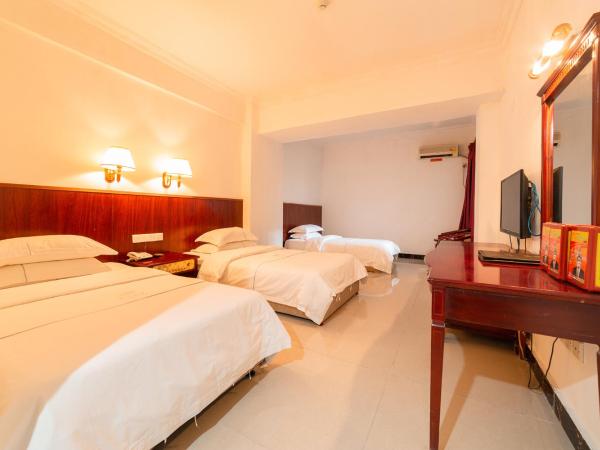 Guangzhou Junshan Hotel - Shuttle bus for Canton Fair : photo 1 de la chambre chambre triple standard