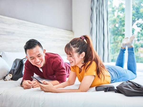 ibis budget Singapore Crystal : photo 7 de la chambre chambre triple deluxe avec 1 lit double et 1 lit simple