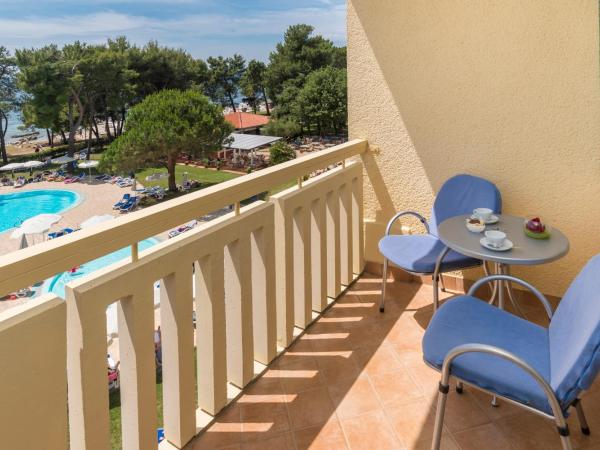 Hotel Aurora Plava Laguna : photo 4 de la chambre chambre premium avec balcon - côté mer