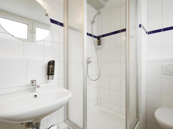 a&o Düsseldorf Hauptbahnhof : photo 6 de la chambre chambre quadruple