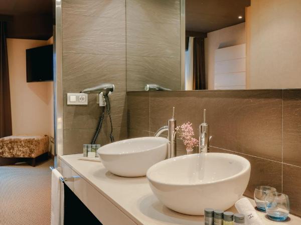 Hesperia Bilbao : photo 8 de la chambre suite junior avec vue