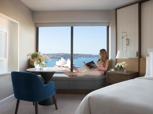 Four Seasons Hotel Sydney : photo 4 de la chambre chambre deluxe - vue panoramique sur port